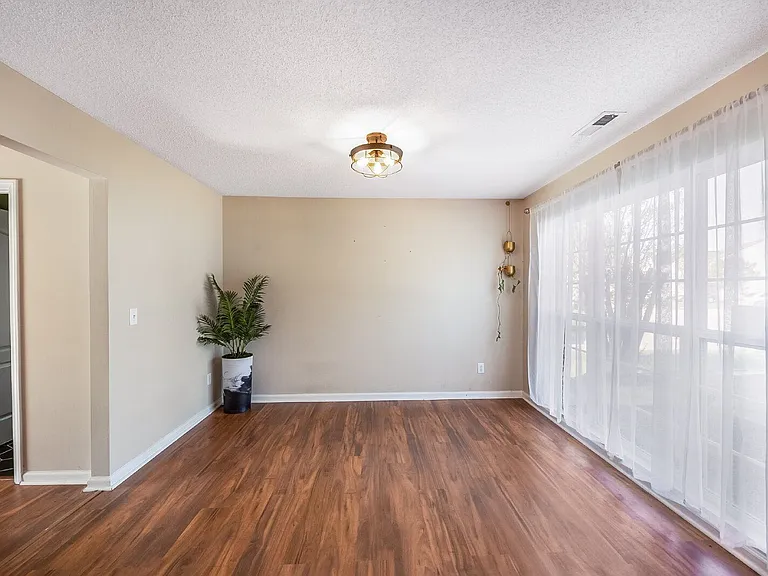 2924 Tuckland Dr — Photo 6