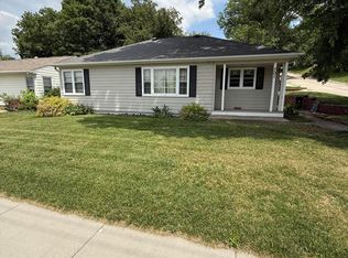 701 N Walnut St, Avoca, IA 51521