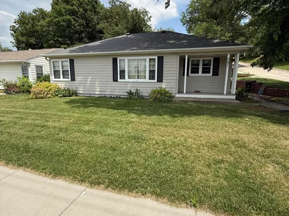701 N Walnut St, Avoca, IA 51521