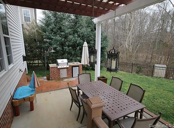 4th image of 9327 Hanlin Ct