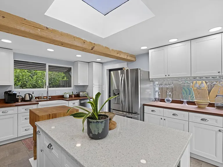 743 Park Pl — Photo 3