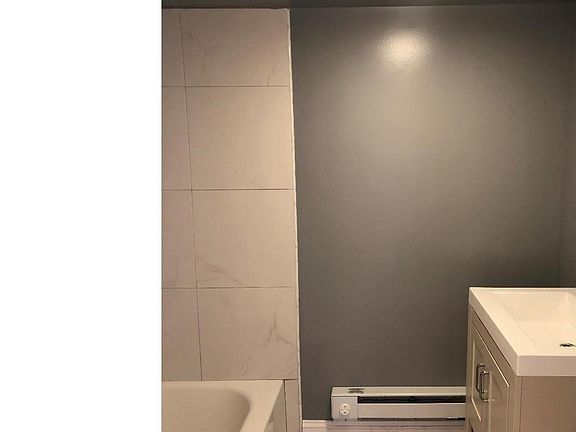 4th image of 6449 Chelwynde Ave #1