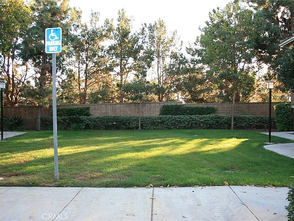 2nd image of 1805 Crescent Oak