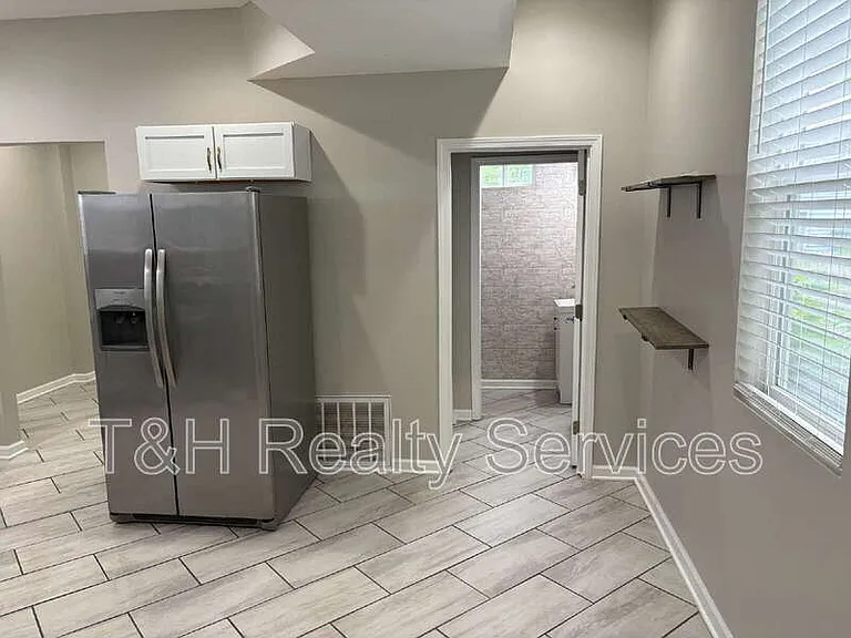 2246 Bellefontaine St — Photo 6