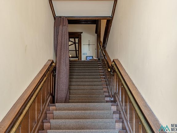 2nd image of 1821 Plaza St