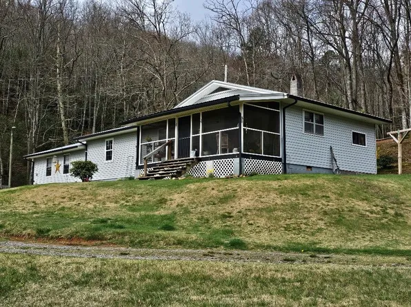 1393 Bluff Rd, Marble, NC 28905