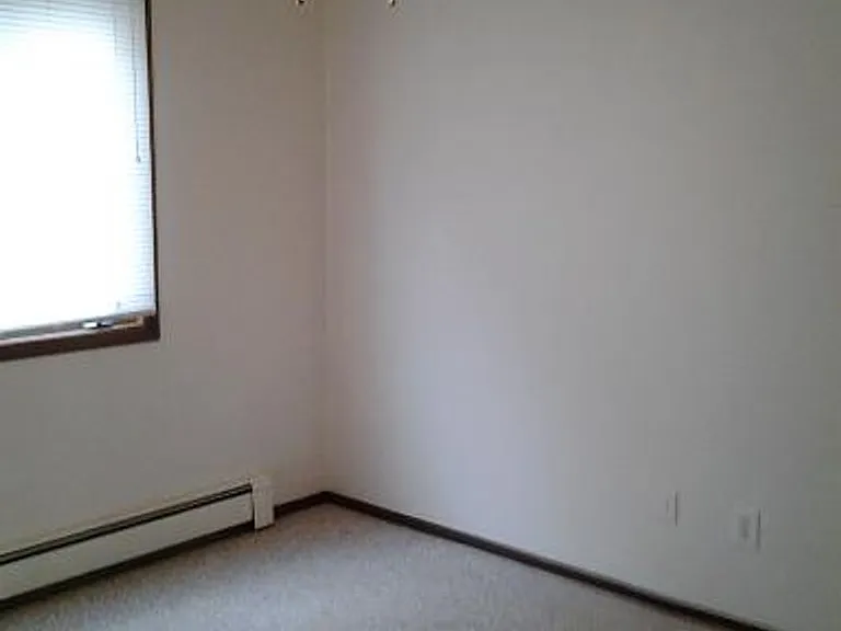 333 W State St — Photo 8