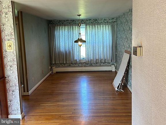 4th image of 2122 Yarnall Rd