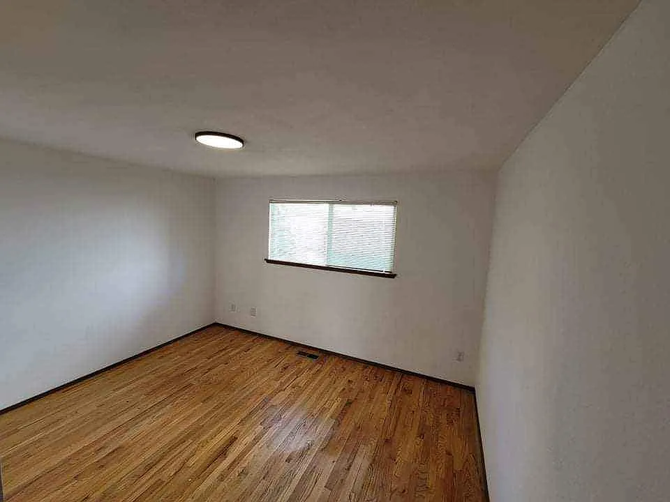 2 bed, 1560 sqft, $2,100 — Photo 4