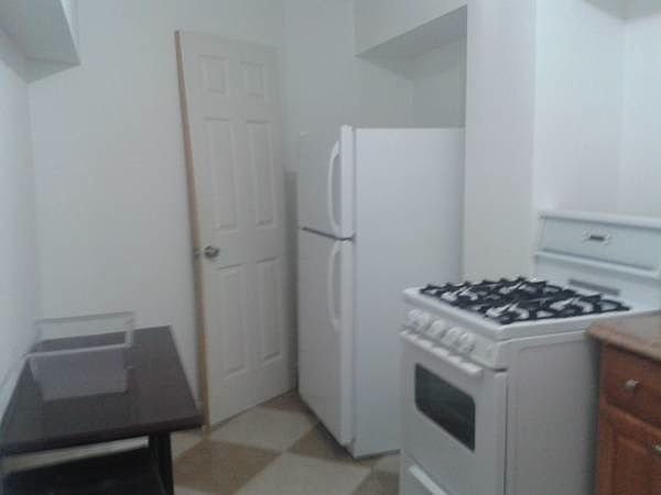 2nd image of 3267 42nd St