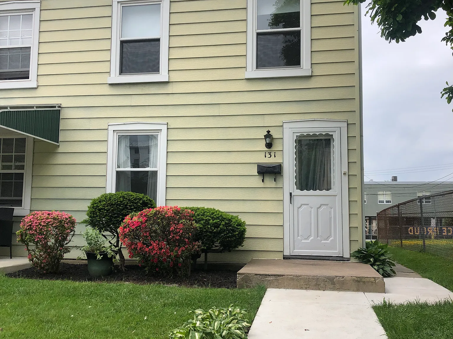 2 bed, 1046 sqft, $2,500 — Photo 2
