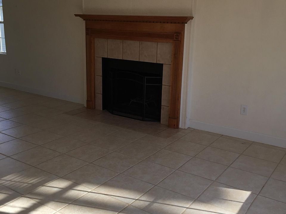 2nd image of 116 Courtyard Dr