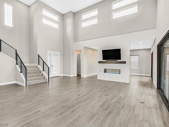 4th image of 4008 Desert Trace Ct