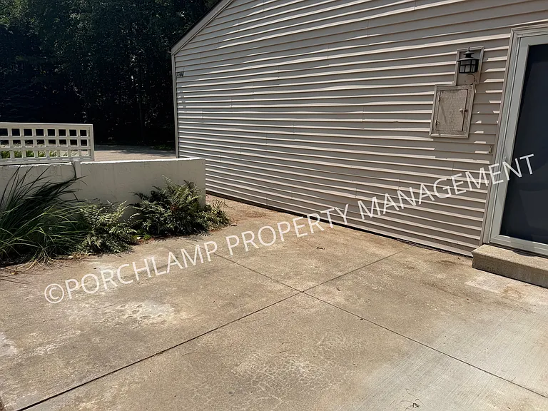 17460 Dunewood Ct #B — Photo 22