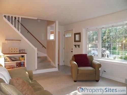 2nd image of 113 N Summit Ave
