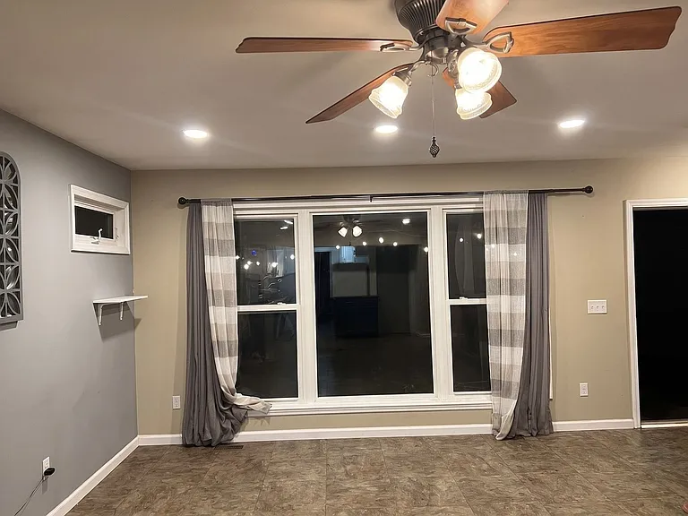 1020 S Rock Hill Rd — Photo 9