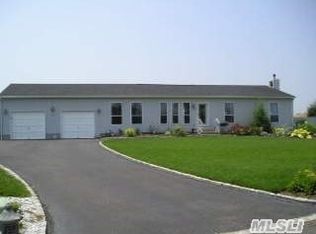 23 Kimberly Ct, Baiting Hollow, NY 11933
