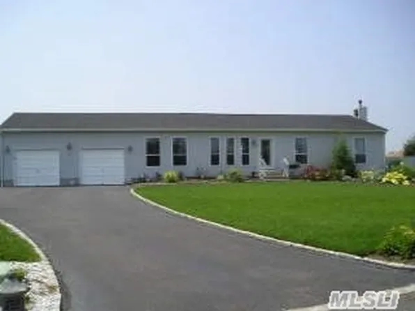 23 Kimberly Ct, Baiting Hollow, NY 11933