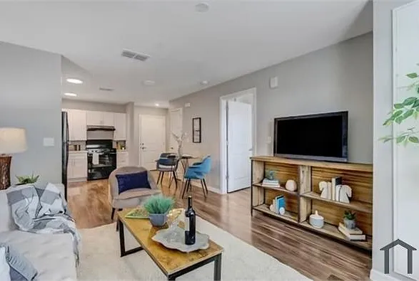 650 Newnan St N #1 — Photo 11
