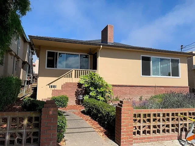492 Larkin St