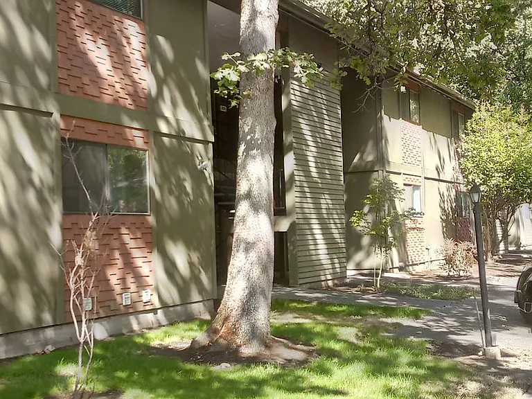 Oakview Terrace Apartments — Photo 12