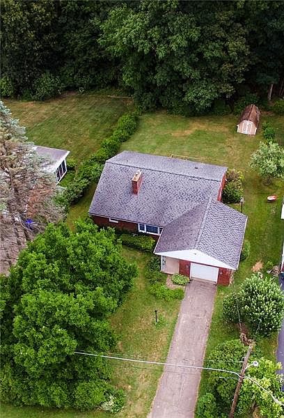 2nd image of 204 Beechwood Blvd