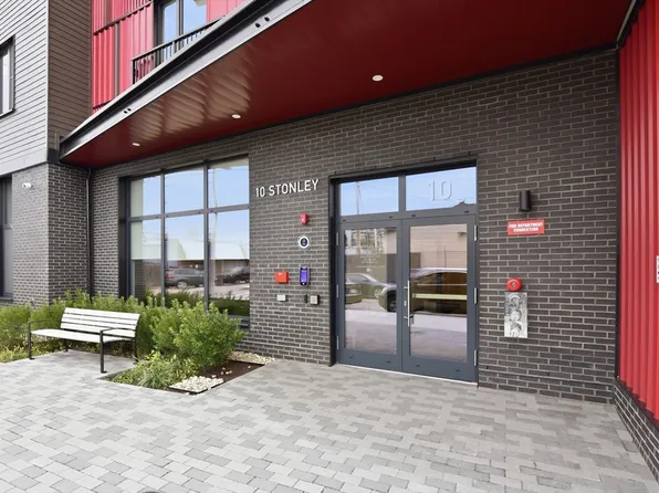 10 Stonley Rd #102, Jamaica Plain, MA 02130