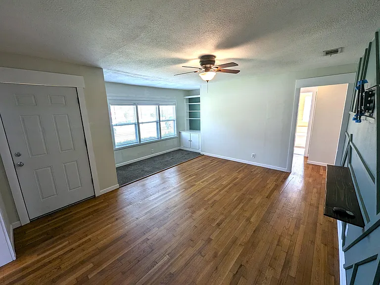 114 Ridgewood Ave — Photo 4