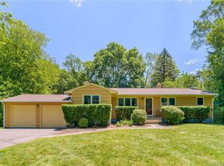 5 Wiltan Dr, Monroe, CT 06468