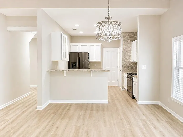 2023 Executive Dr — Photo 6