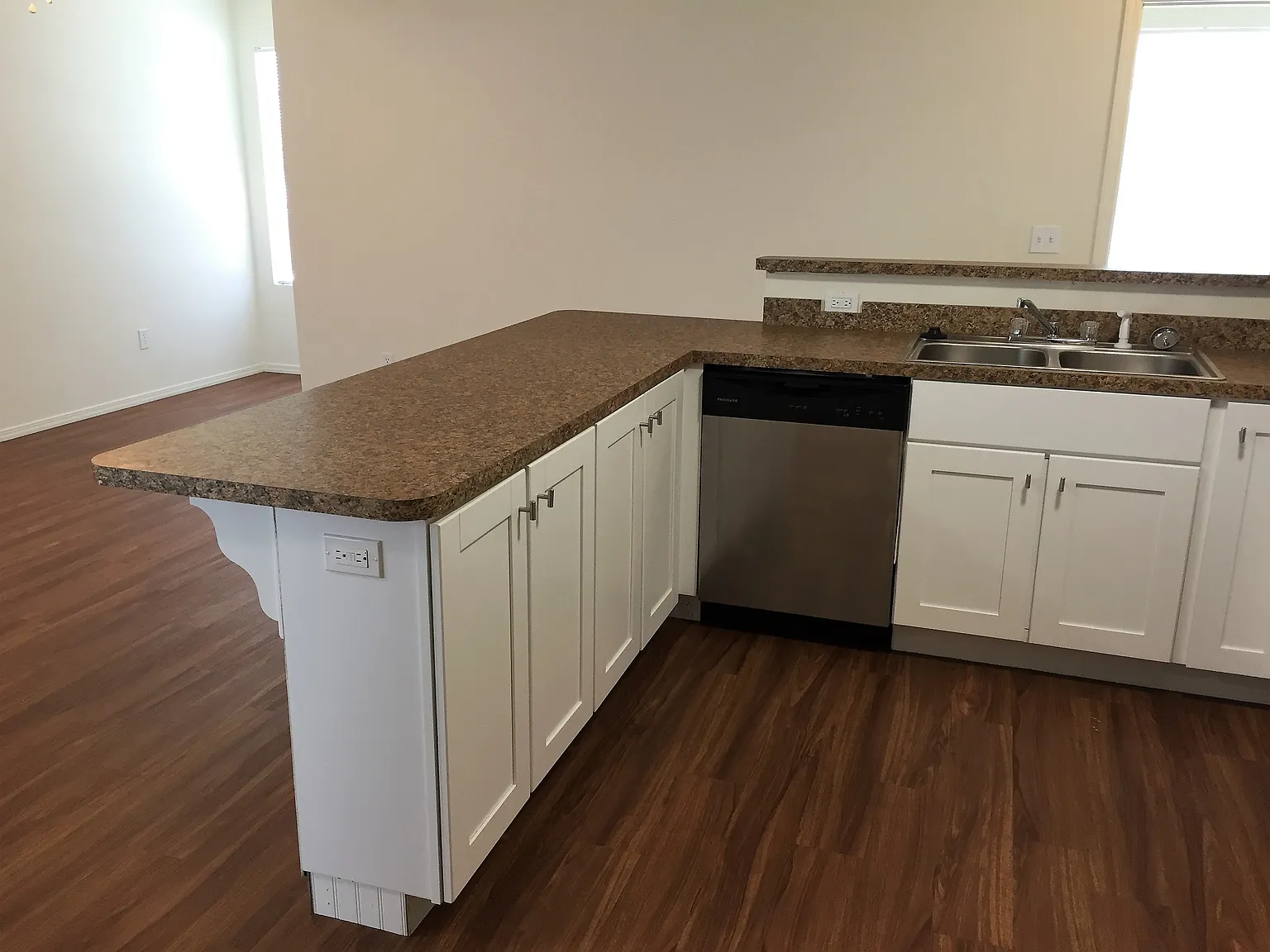 3 bed, 1250 sqft, $1,485 — Photo 3