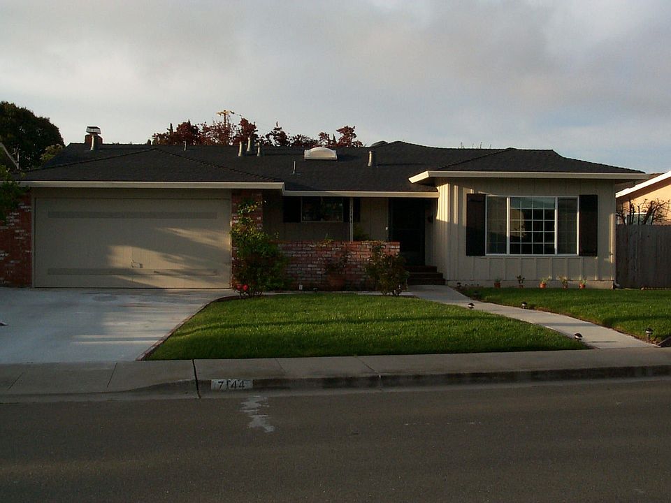1st image of 7110 Prince Dr
