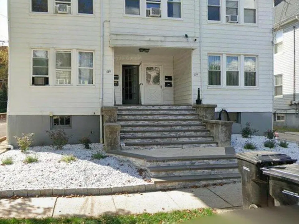 326-328 Cedar Ave