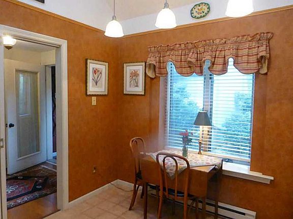 4th image of 13 Wonderbrook Drive #13