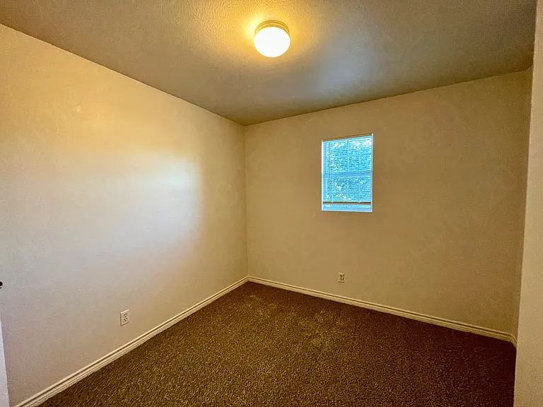 Kingsbury View-8603 — Photo 13