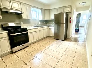 202 S 5th St APT 3, Elizabethport, NJ 07206