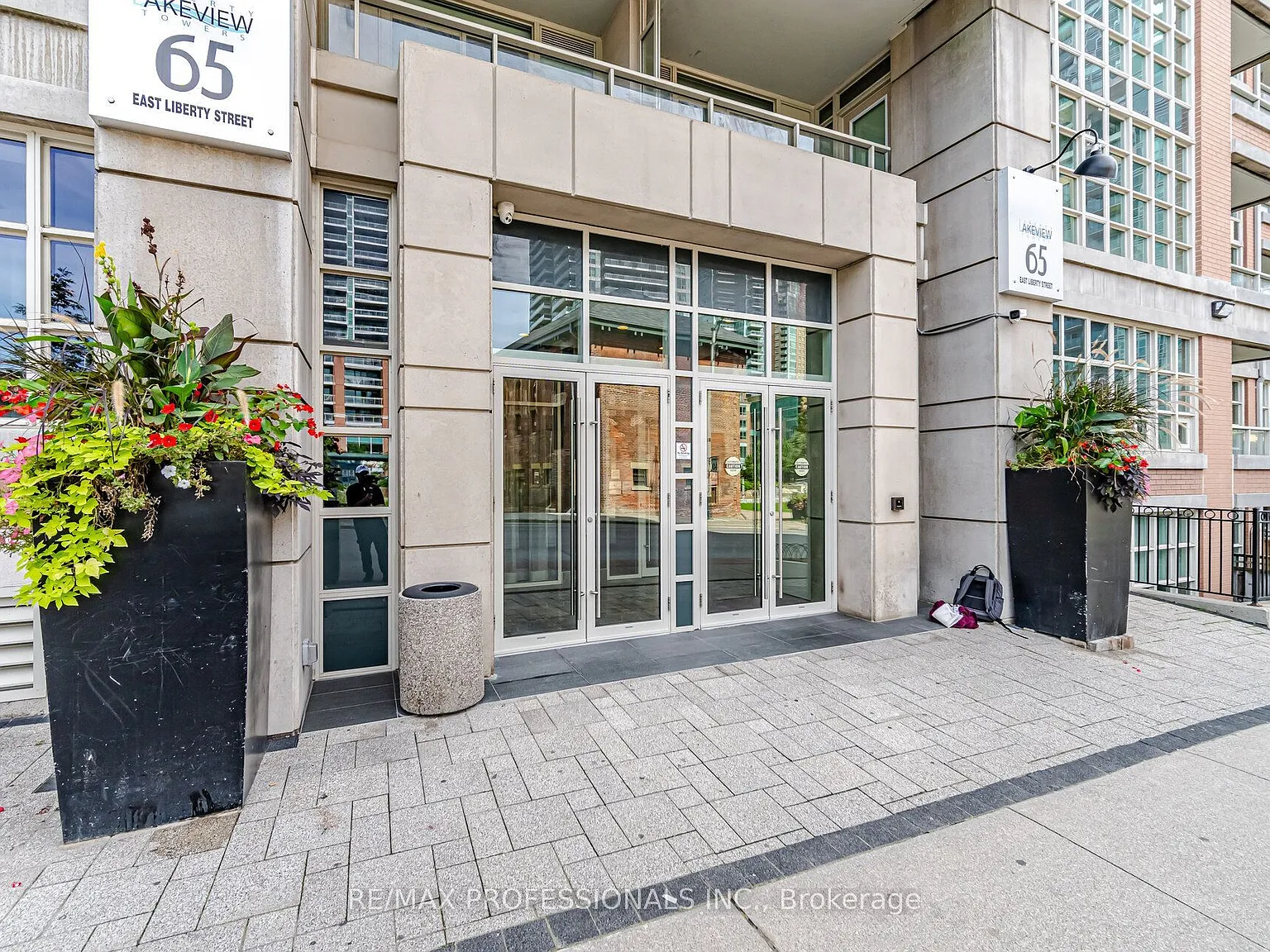 2 bed, $2,700 — Photo 3