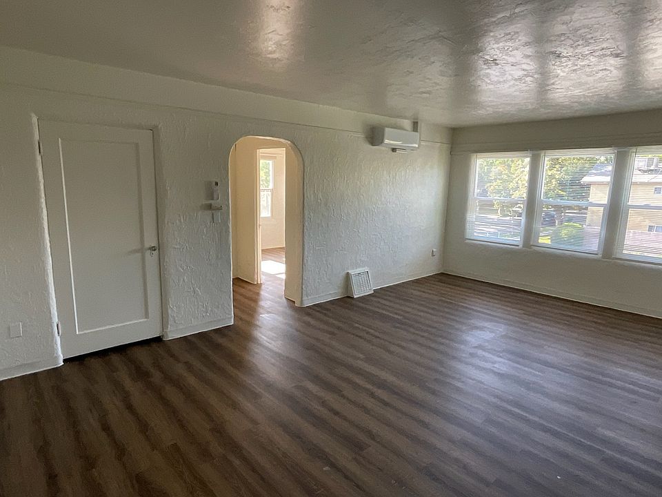 1st image of 1340 N Linden Ave #6