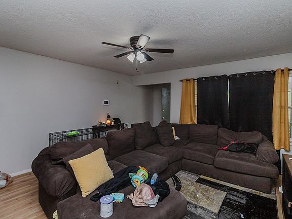 4th image of 2225 S Ridgewood Dr