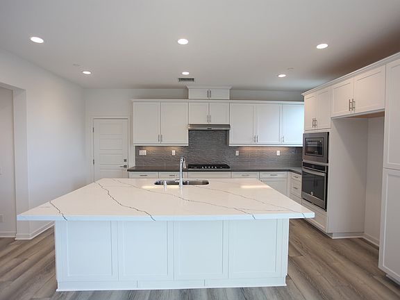 5th image of 1180 Modjeska