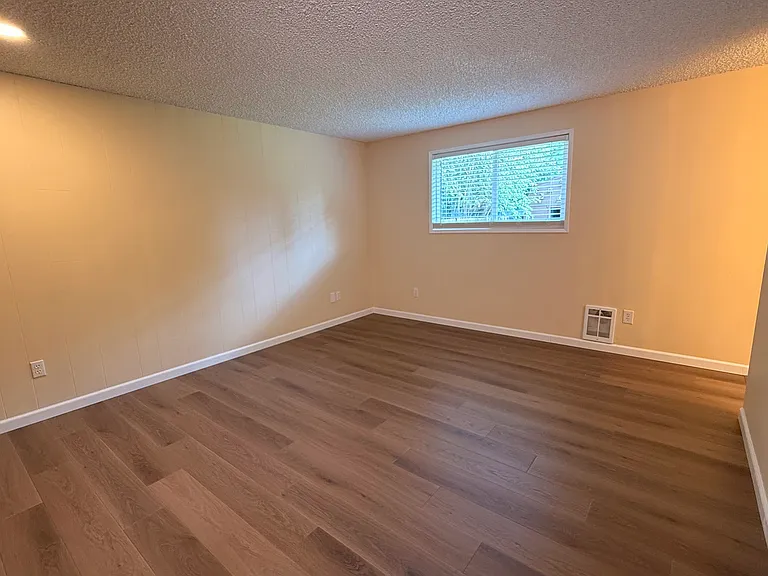 13410 E 7th Ave — Photo 8