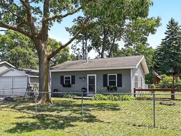 552 W 15th St, Traverse City, MI 49684
