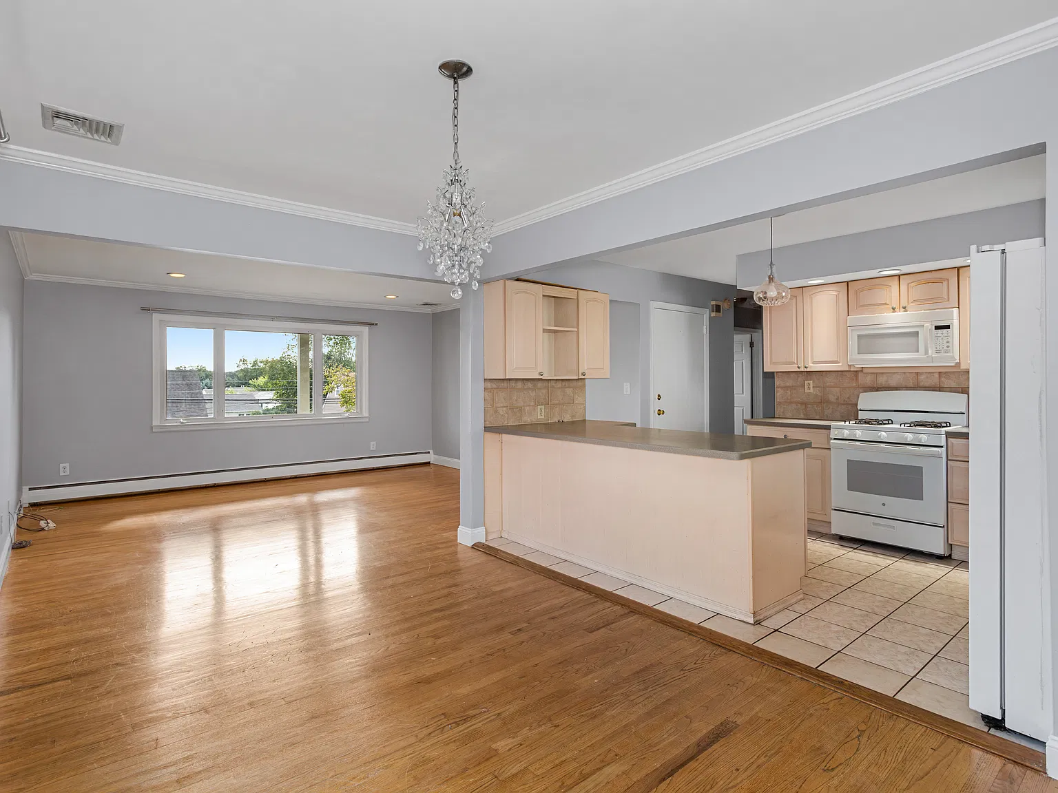3 bed, $2,850 — Photo 4