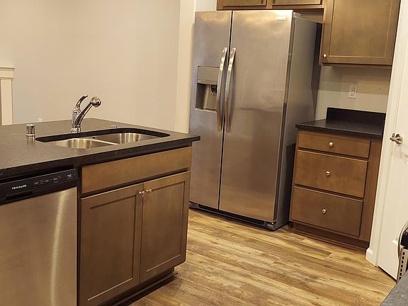5th image of 5905 NE 57th Ave
