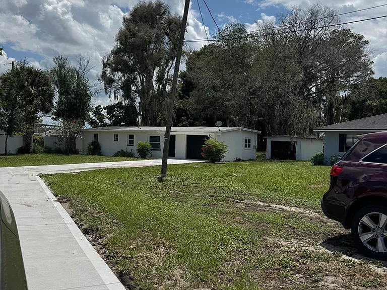 2121 Greenway Dr — Photo 16