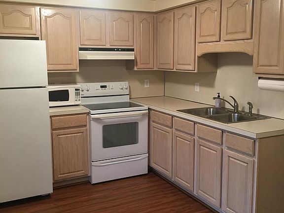 Neutral, bright kitchen