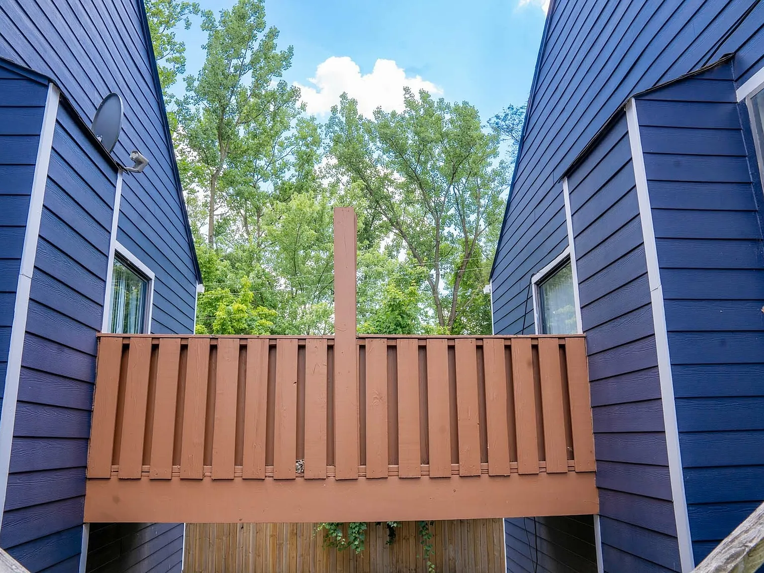 Lakeshore Cove — Photo 2