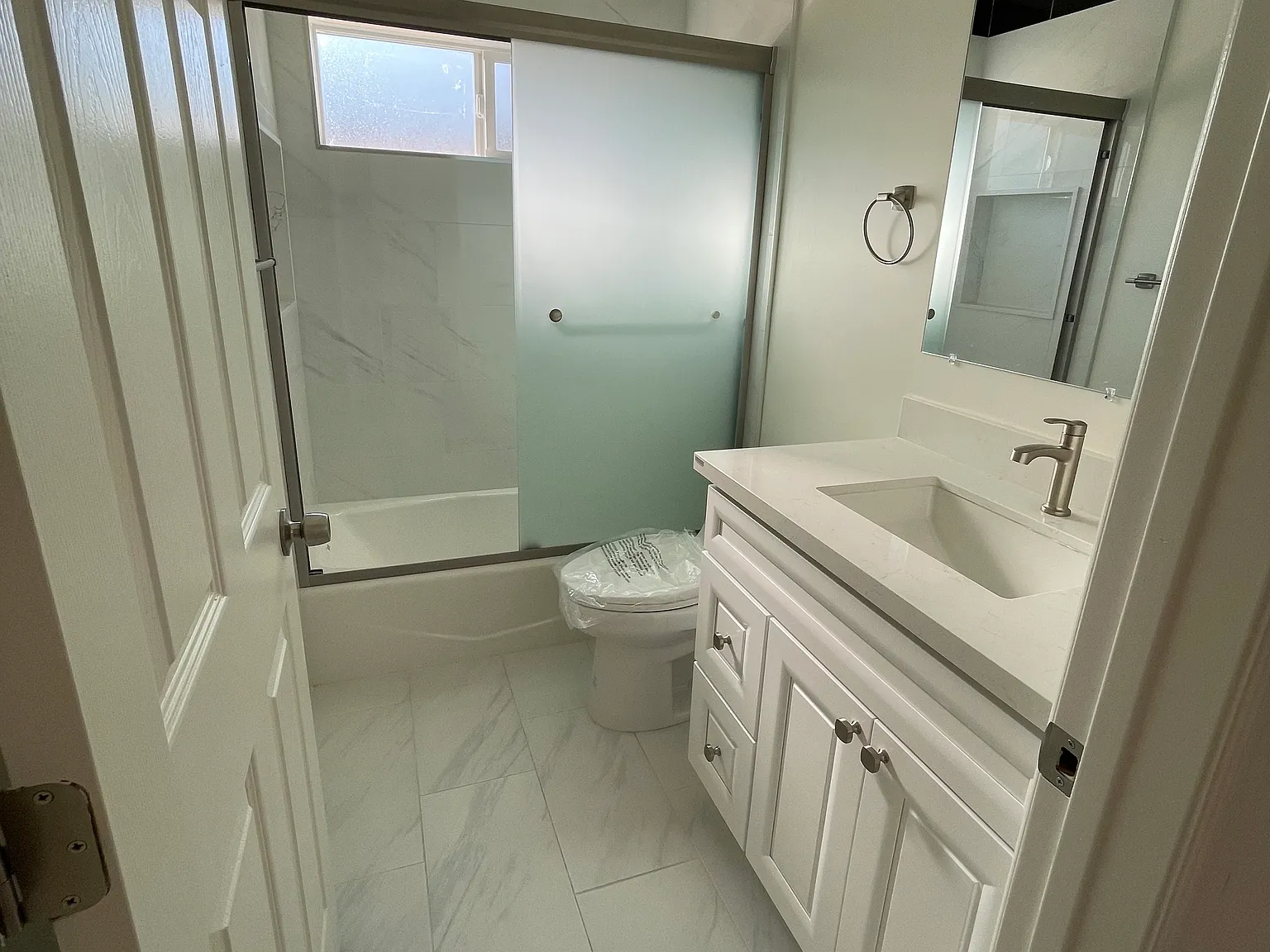 3 bed, 1200 sqft, $3,100 — Photo 4