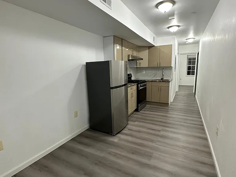 1025 Buttonwood St #2 — Photo 6
