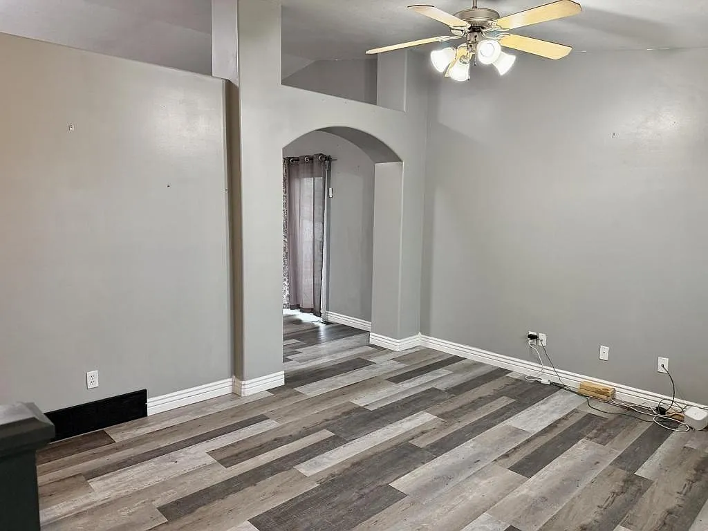 3518 E Pearce Dr — Photo 3